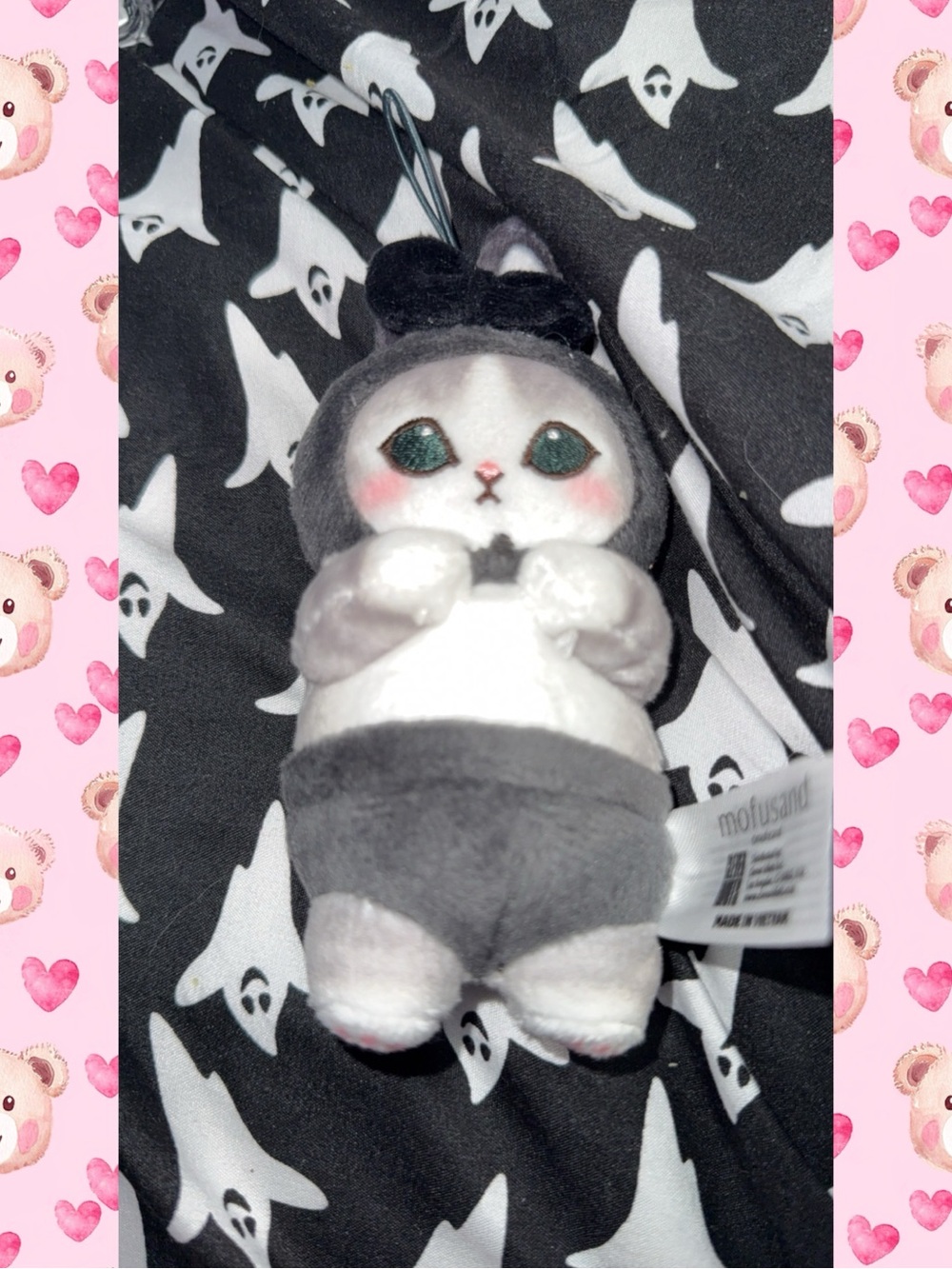 Gray Cat Plush Keychain - Adorable Soft Accessory